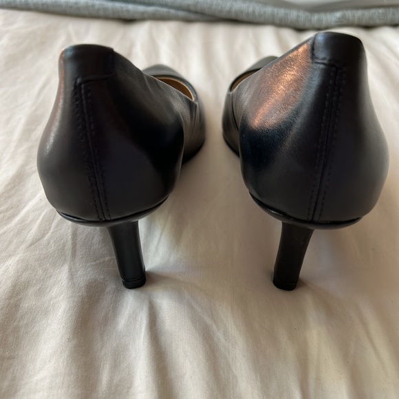 New Vagabond Leather Kitten Heels - Picture 6 of 9
